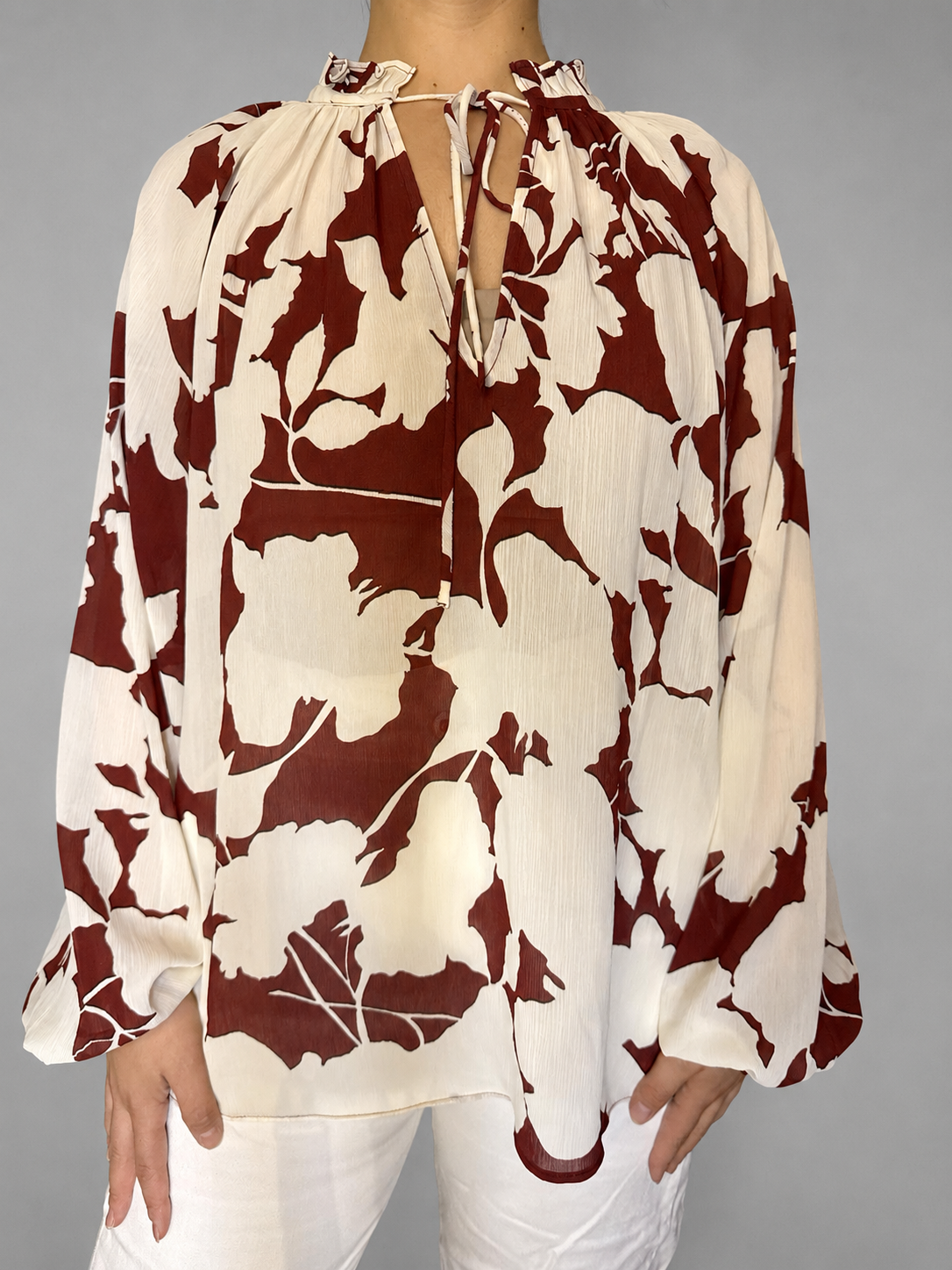 Blusa HYM Blanco; Burdeo talla M