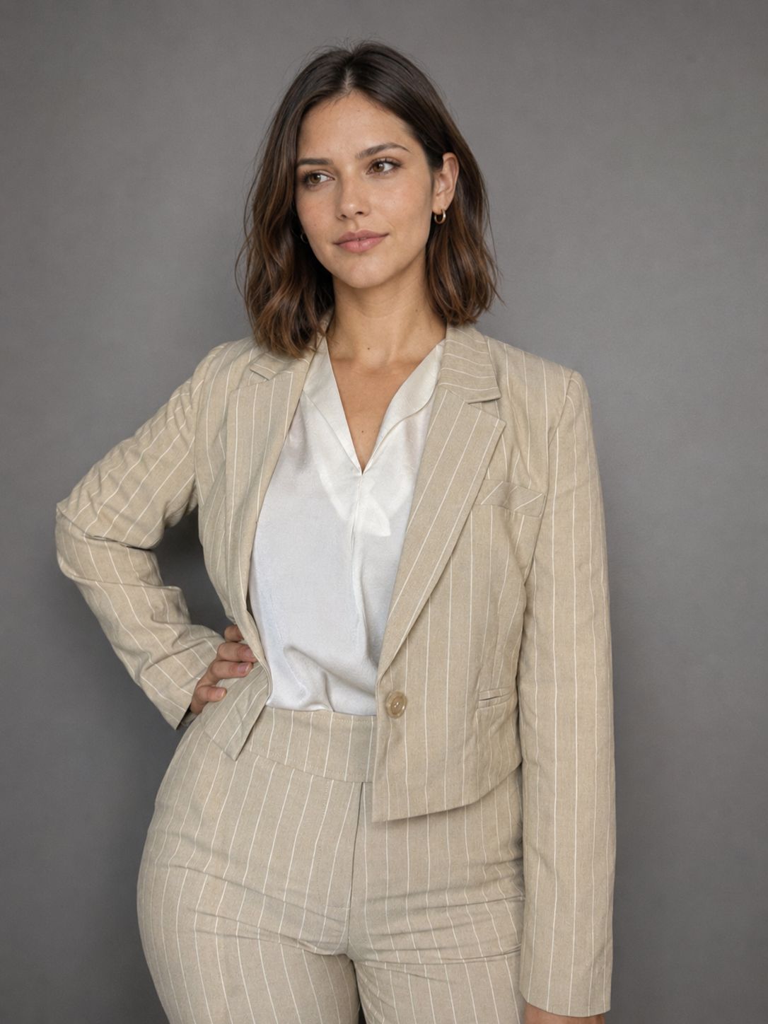 Blazer IO Beige; Blanco talla 40