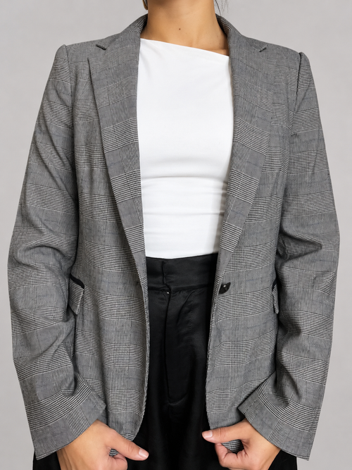 Blazer ZARA BASIC talla M - vista frontal