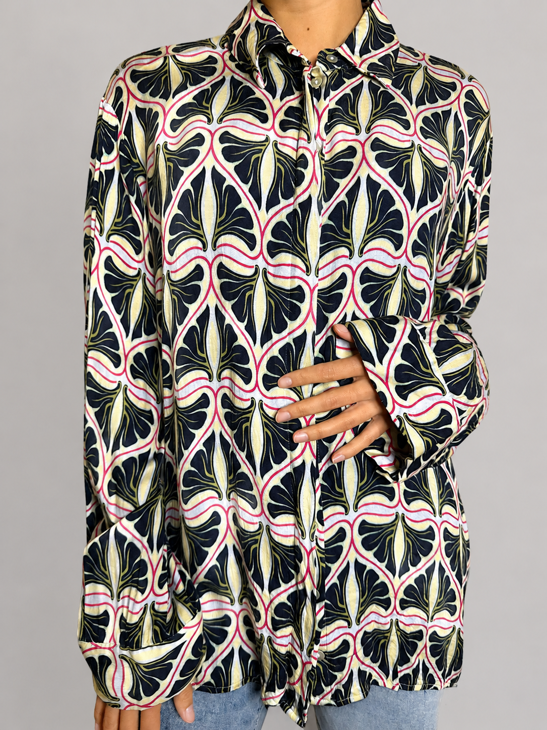 Blusa BASEMENT talla M - vista frontal