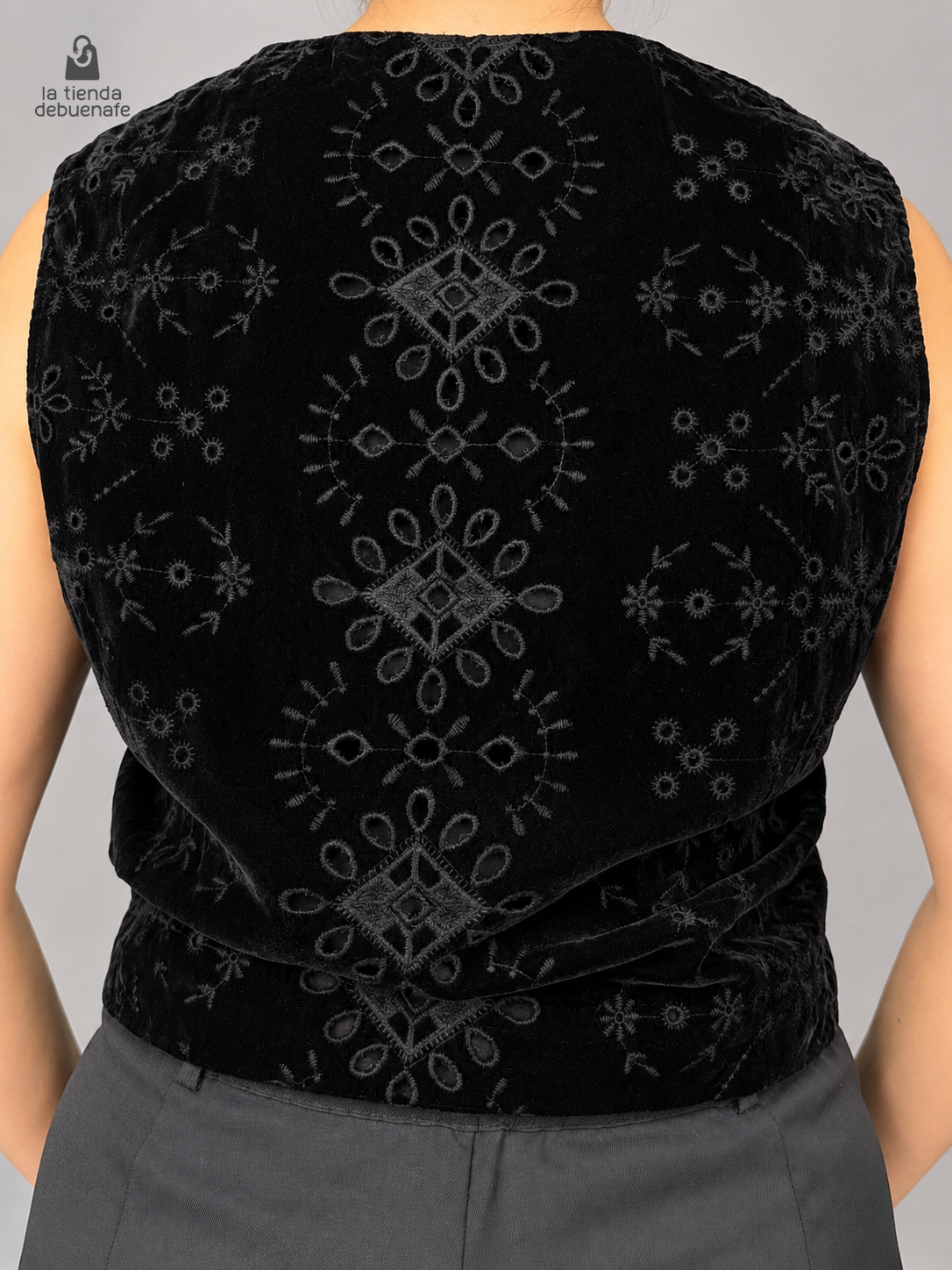 Vest ZARA talla L - vista posterior