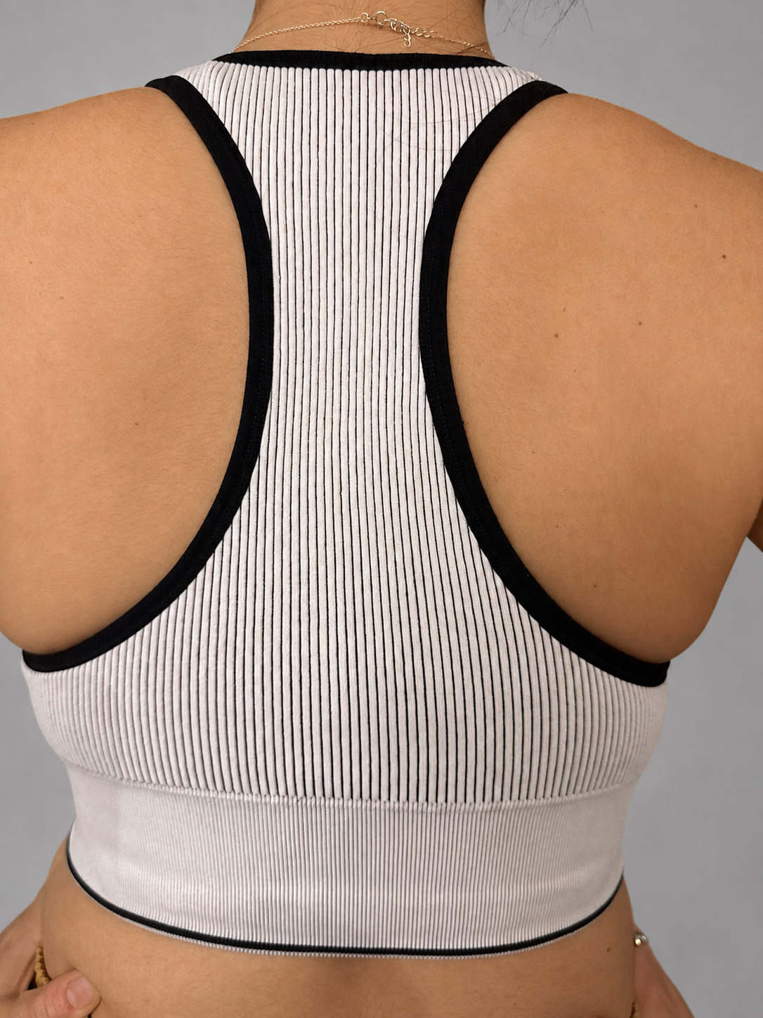 Top Deportiva CALVIN KLEIN PERFORMANCE Blanco; Negro talla M