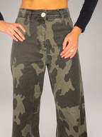 Pantalón ZARA Verde militar talla 38 - vista frontal
