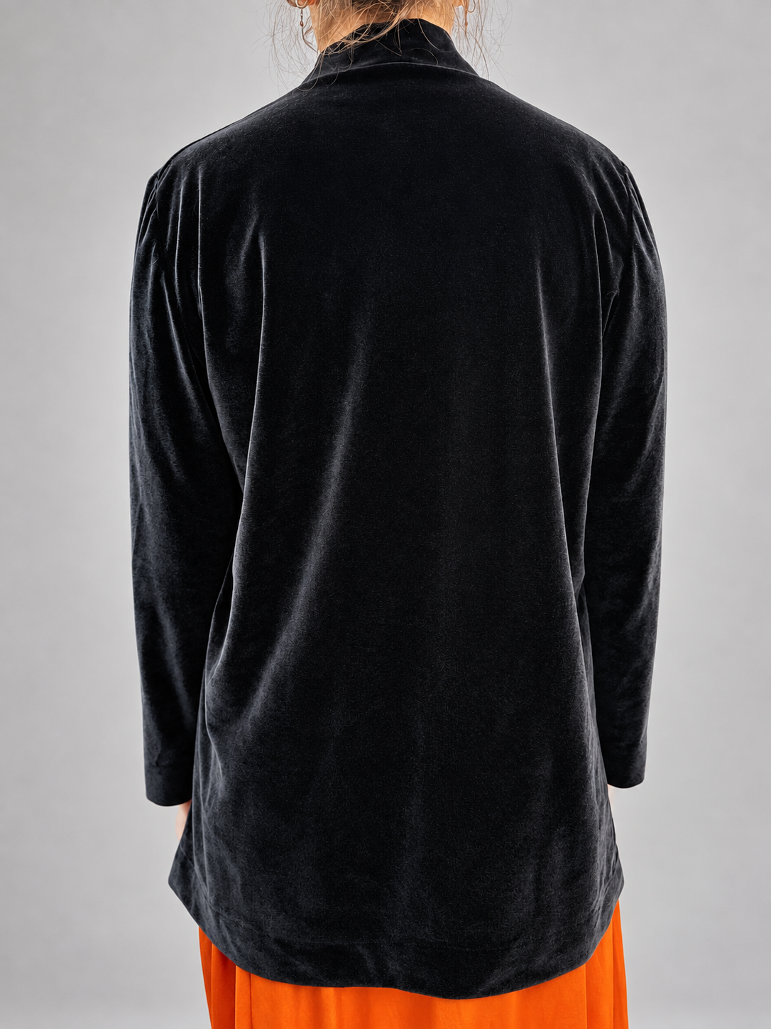 Kimono negro talla referencia M/L - detras