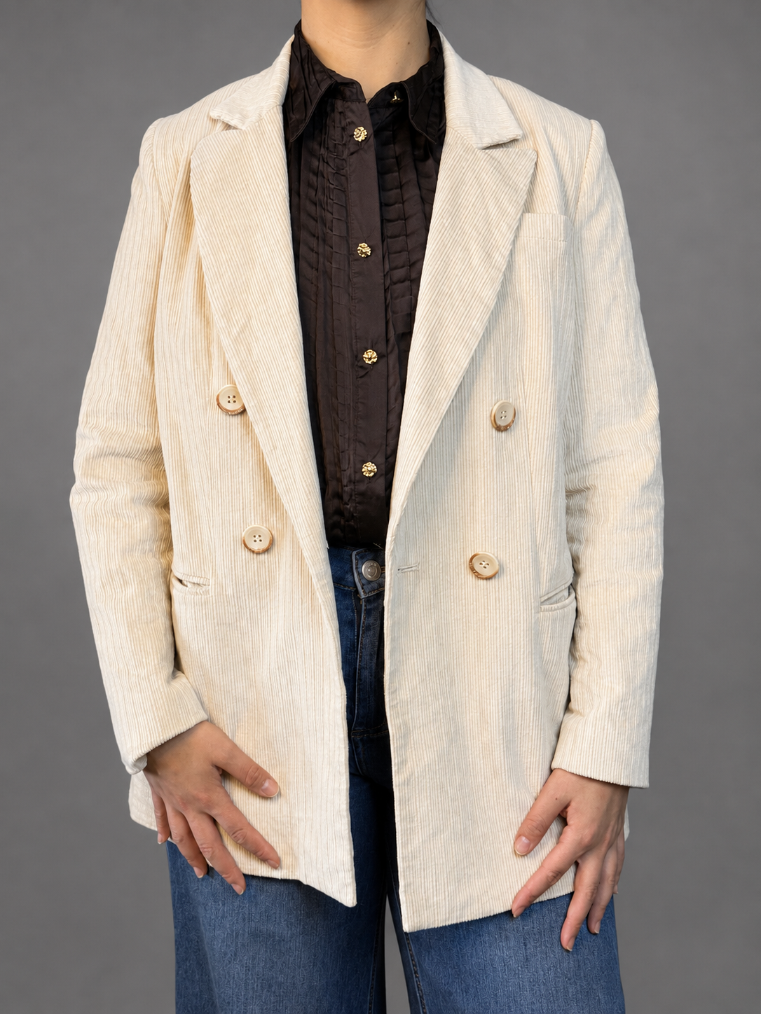 Blazer IO Crema talla 40 - vista frontal