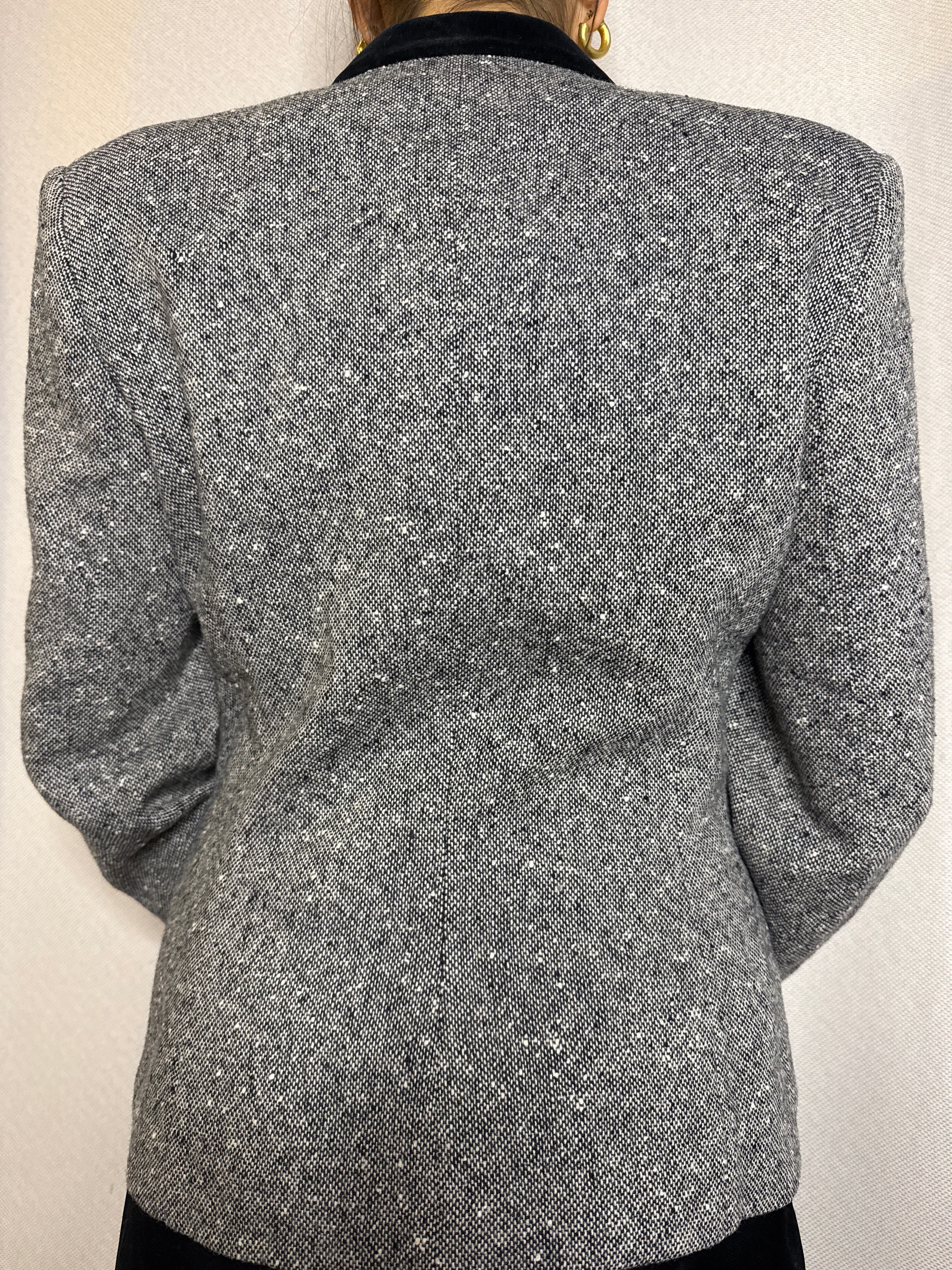 Blazer ANN TAYLOR talla 9 - vista posterior