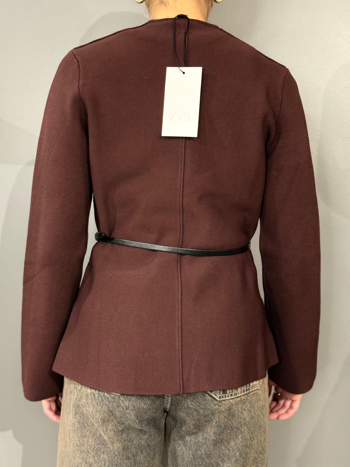 Sweater ZARA Guinda talla M - vista posterior